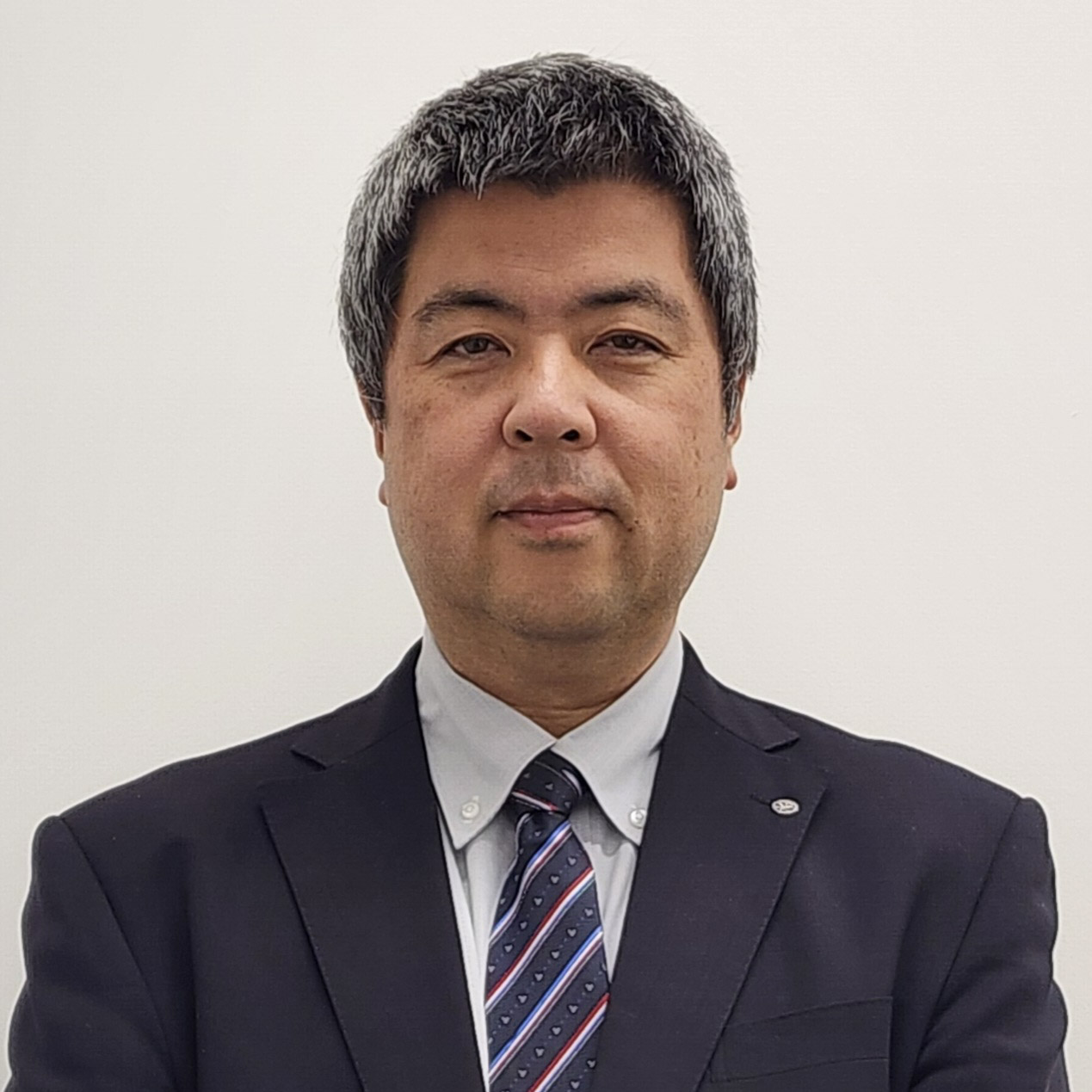 八木 征利 氏